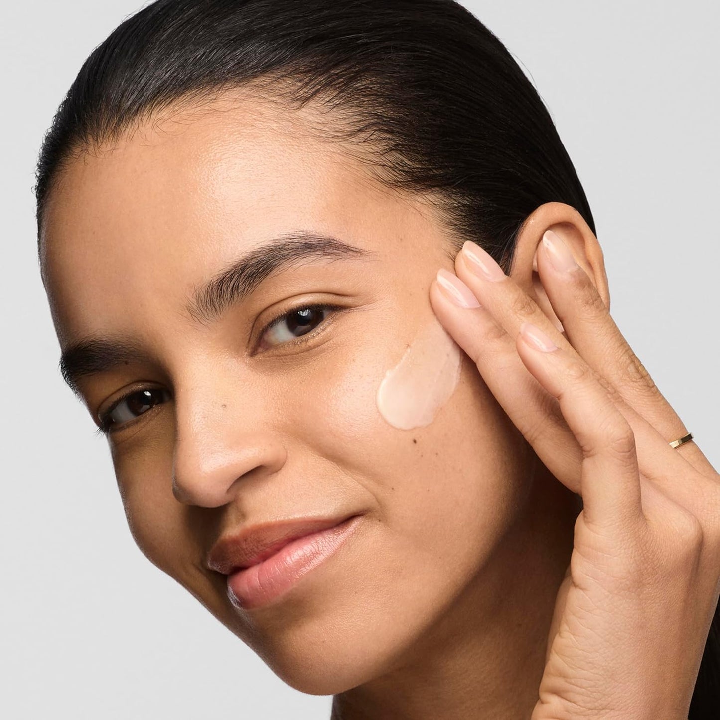 Estée Lauder Revitalizing Supreme Bright Radiance Power Soft Cream with Vitamin C brightening anti aging face moisturizer for dull skin luxury skincare My Wrinkles Gone