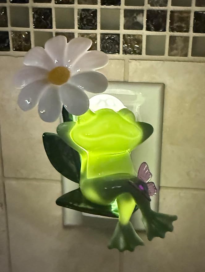 Bath & Body Works FROG WITH FLOWER Wallflowers Plug - alternate view 3