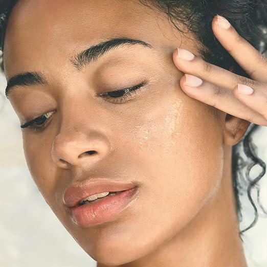 CLARINS Hydra-Essentiel Bi-Phase Serum ingredient or formula highlight image for anti-aging hydration firmness and radiance