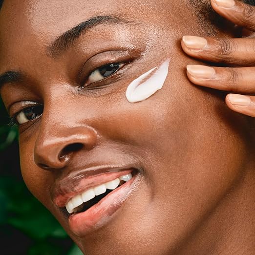 CLARINS Multi-Active Day Moisturizer ingredient or formula highlight image for luxury anti-aging skincare and hydration