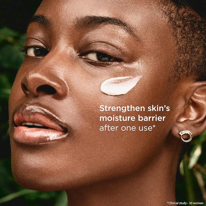 CLARINS Multi-Active Day Cream SPF 15 texture or application detail for luxury anti-aging skincare and hydration